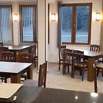 Lodge Daisy Forest