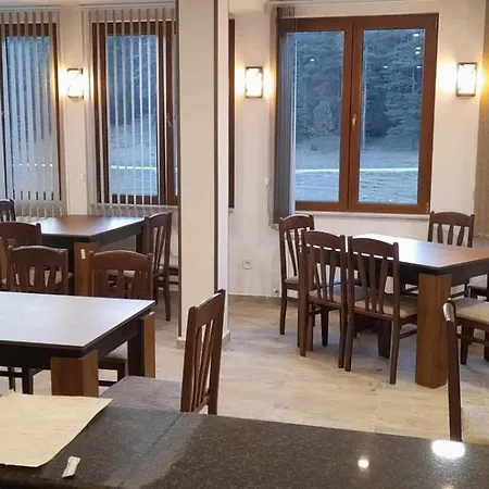 Lodge Daisy Forest